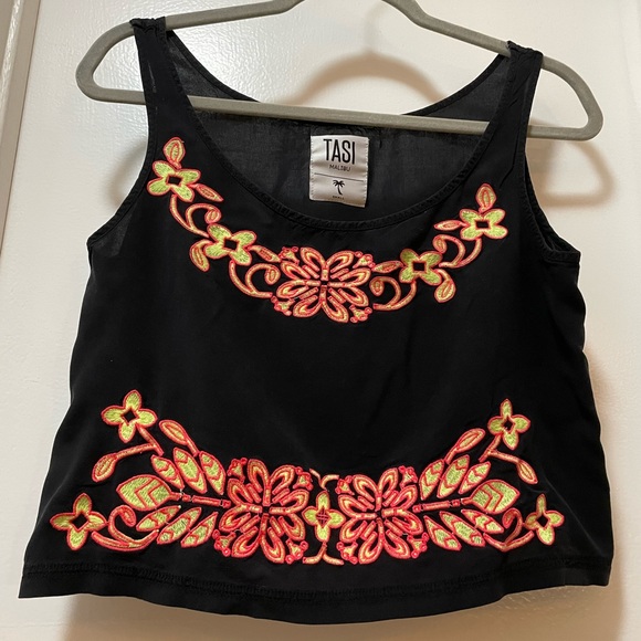 Tasi Malibu Embroidered Tank Top - Picture 2 of 7